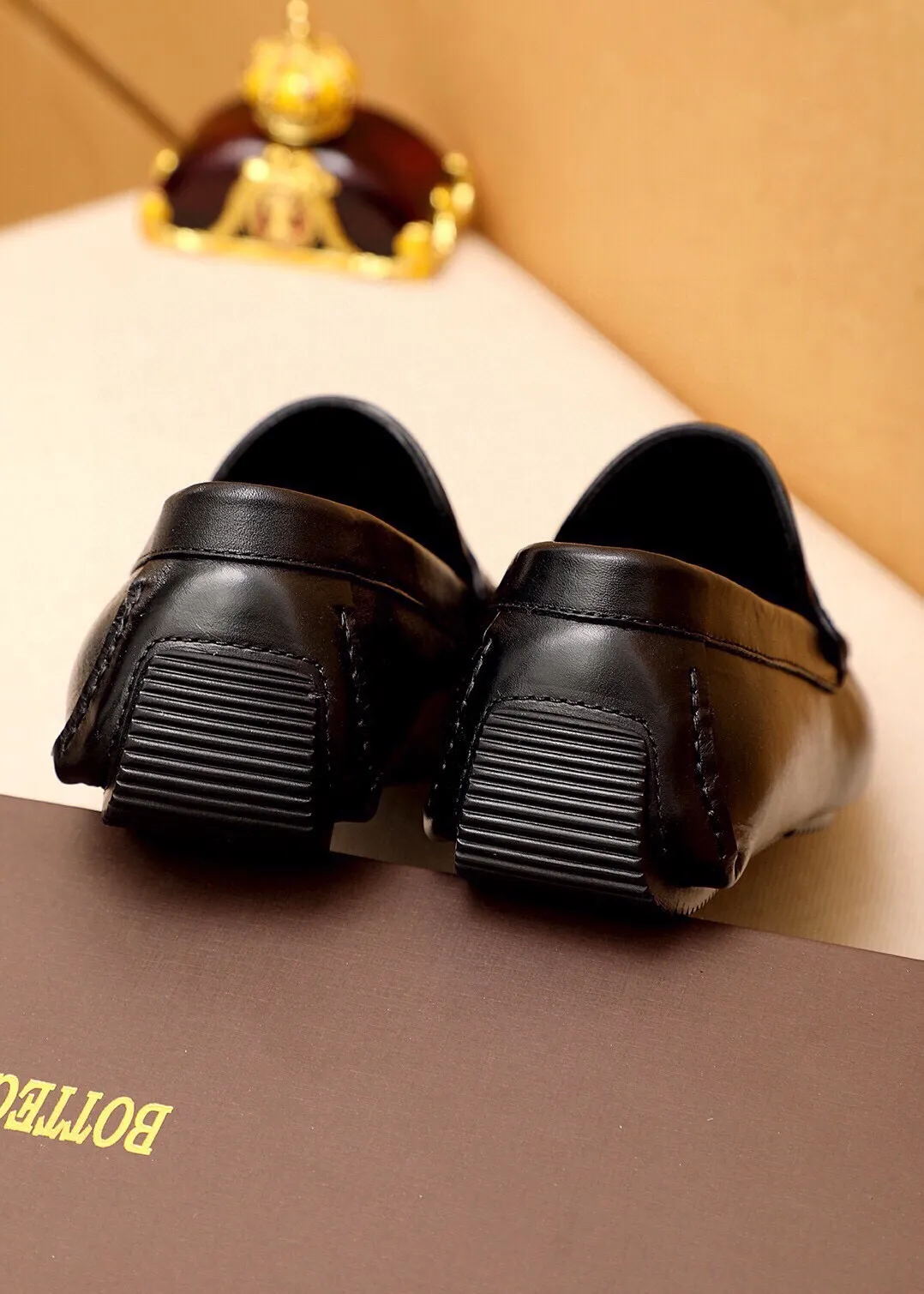Men's Men's Shoes 💰: 480 💰💐 BV Men's Slip-on Shoes® [BOTTEGA VENETA] Official website counter new model, one-to-one mold opening ⚠Italian calfskin ➕Embossed ➕Cow 🐂 leather lining. Driving slip-ons, available at counters, sizes 38～44 (45🉑️customized)